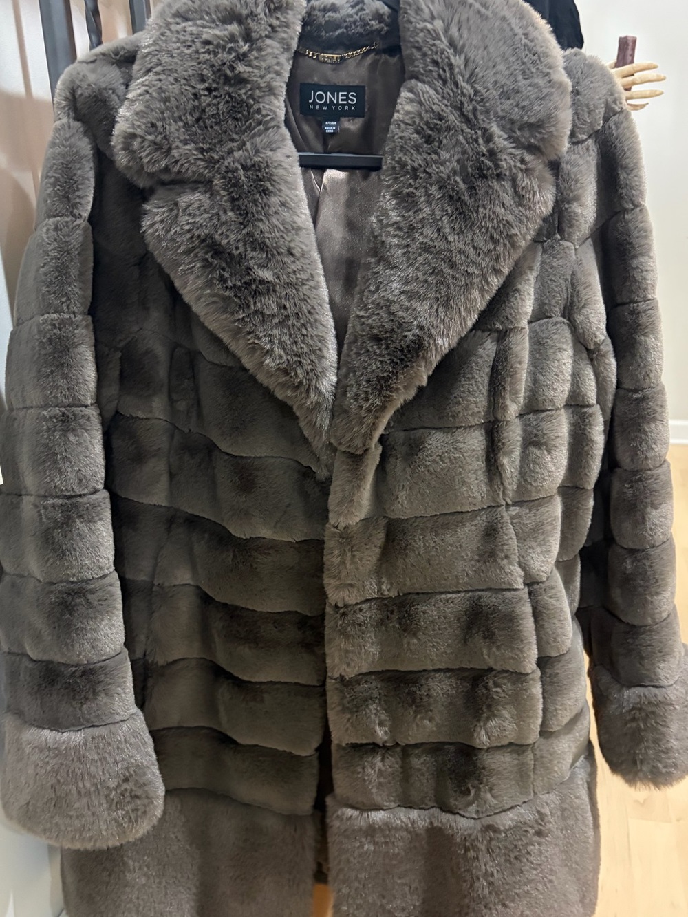 Jones New York Women's Gray Faux Fur Coat